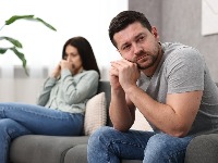Muž koji NE VOLI svoju ženu radi ove stvari - ne ignorišite JASNE SIGNALE 