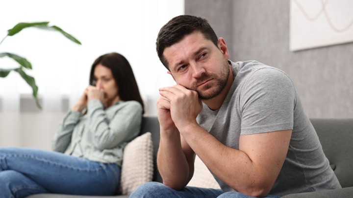 Muž koji NE VOLI svoju ženu radi ove stvari - ne ignorišite JASNE SIGNALE 