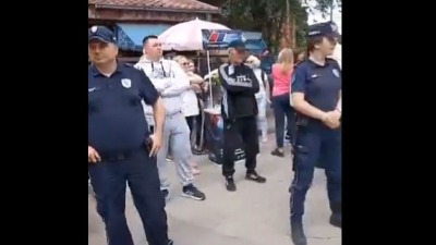 Pančevci naprednjacima MAHALI PARAMA i skandirali im "LOPOVI" i "ROBOVI" (VIDEO)