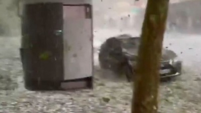 Nevreme razorilo Pariz - apokaliptične scene (VIDEO)