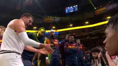 Jokić bio i trener: Podviknuo na saigrače (VIDEO)