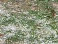 Snažno nevreme pogodilo ovaj deo: Pao neobičan grad (FOTO)