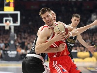 GORE MREŽE Petrušev se svađa sa Delijama (FOTO)