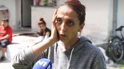 Romsku porodicu gurali u vatru, tukli, lupili šamar i bebi: Jeziv napad kod Kraljeva