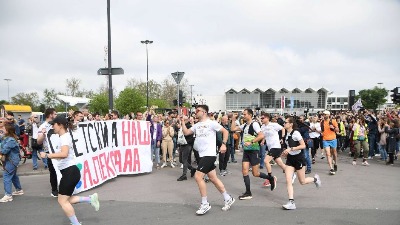 Studentima u Štutgartu prećeno: Nijedna situacija dosad nije ovako ugrožavala ličnu bezbednost članova tima