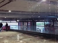 POTOP u Beogradu: Voda pršti na sve strane (VIDEO)