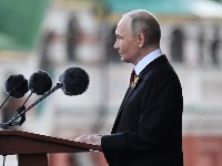 Putin: Cela Rusija podržava ofanzivu u Ukrajini