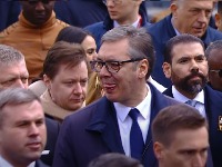VUČIĆ PONIZIO NOVOSAĐANE I SRBIJU "A šta je u subotu, ima neka utakmica ili šta?" (VIDEO)