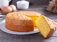 Čuvena torta: Najjeftiniji recept iz Jugoslavije ponovo osvaja – lako se pravi, izdašna i preukusna