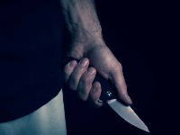 Stravičan napad u beogradskoj garaži: Žena posečena nožem i ošišana!