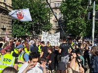 "Kao što vidova trava leči oči, tako vi studenti lečite nas“: Legendarni trener poslao poruku pred protest