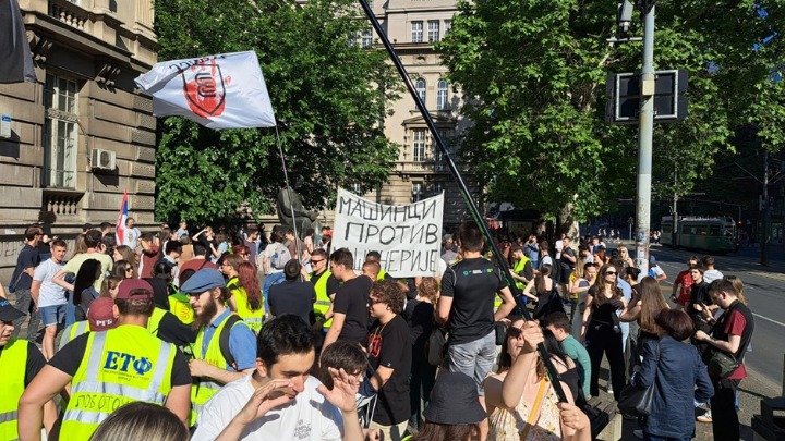 "Kao što vidova trava leči oči, tako vi studenti lečite nas“: Legendarni trener poslao poruku pred protest