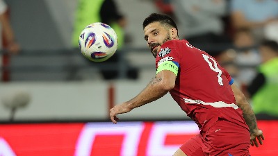 Al Hilal i definitivno PRECRTAO Mitrovića!