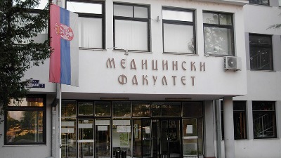 Studenti Medicinskog fakulteta blokirali dekanat (VIDEO)