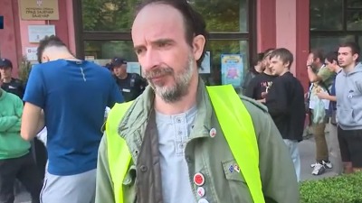 Tenzije u Zaječaru: Opozicija provela noć ispred GIK-a, traže uvid u birački materijal