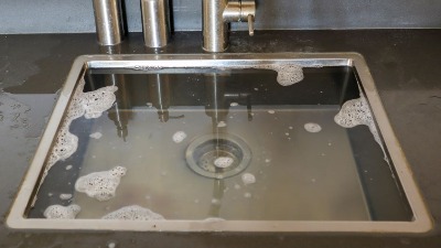 Ne treba vam majstor: 3 neverovatna trika otčepiće svaki odvod u SEKUNDI 