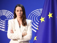 Joveva poručila Grenelu: Uzmite Vučića, njegovu korumpiranu vladu i batinaše