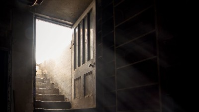 Pronašao je JEZIVU SOBU u podrumu svoje stare kuće (FOTO)