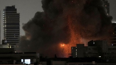 Najjači napad Irana na Izrael: Tel Aviv zasut raketama, grad u ruševinama (VIDEO)