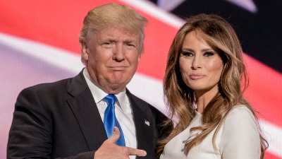 "Ljubav na američki način": Mreže bruje o viralnom snimku RASPRAVE Donalda i Melanije Tramp u predsedničkom helikopteru (VIDEO)