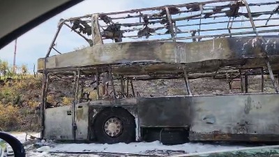 "Ništa, to je to": Izgoreo im autobus na ekskurziji, a prokupački klinci "prelagani" (VIDEO)