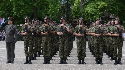 "Vojska Srbije je otuđena od naroda, studente i medije tretira kao neprijatelje"