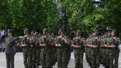  VRAĆANJE OBAVEZNOG VOJNOG ROKA Sad je kasno za septembar