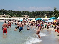 Šta se dešava KADA MOKRITE U MORU? Naučnici ispitali koliko ŠTETE NANOSITE kupačima oko sebe - IZNENADIĆETE SE