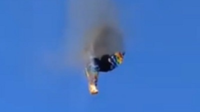 Balon pun ljudi se ZAPALIO, pa se SURVAO na zemlju (VIDEO)
