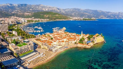 "Taksimetar brži od Bolta, izlivamo septičku u more": Kako da ne zaradiš ništa od turizma? Pitajte Crnu Goru (VIDEO)