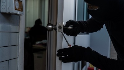 Bivši provalnik savetuje KAKO DA ZAŠTITITE KUĆU OD LOPOVA: "Izbegnite greške koje pravi većina" (VIDEO)