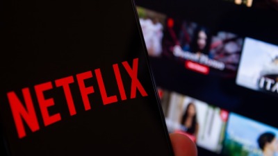 Španska tinejdžerska serija na Netlixu ŠOKIRALA gledaoce zbog EKSPLICITNIH SCENA: Digla se BURA na mrežama