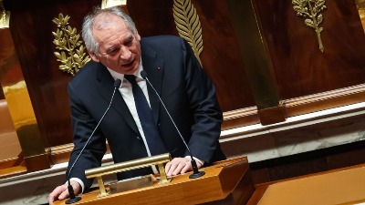 Ekstremna desnica spasila francuskog premijera