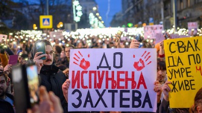 Građani Kragujevca krenuli organizovano u Beograd na studentski protest