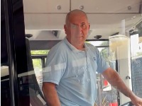 "Hoćeš sad da skinem gaće?": Vozač 23-ke urlao na devojčicu, a onda vređao ženu koja se zauzela za nju (VIDEO)