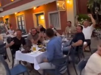 Grupa Srba pamtiće letovanje u Grčkoj: Prepoznali NBA legendu pa počeli da skandiraju, pogledajte kako je reagovao (VIDEO)