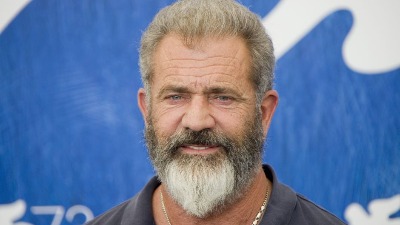 Mel Gibson U POSETI HILANDARU: Slavni glumac se slikao sa monasima (FOTO)