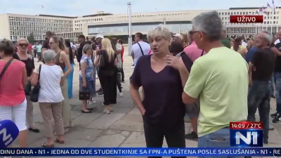 Upoznajte učesnike "književne večeri": Ko ne zna gde je došao, po receptu - uvrede (VIDEO)