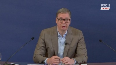 Buka dok Vučić drži konferenciju za medije (VIDEO)