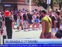 HIT Kako su Zemunci blokirali ulicu, policija gleda i NE VERUJE (VIDEO)