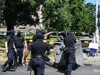MUP: Fantomka deo uniforme policije, nosi se samo po nalogu nadređenog