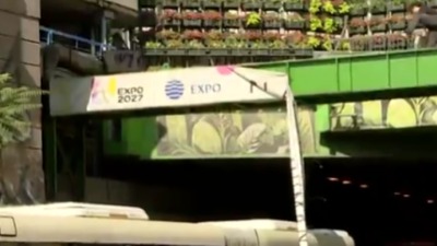Blokiran Terazijski tunel, građani skinuli i reklamu za EXPO (VIDEO)