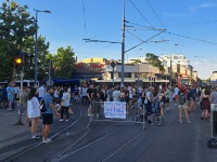 Vozilo počasnog konzula Estonije probilo blokadu kod Bogoslovije