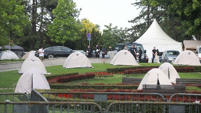 "Skinuli su mi jaknu i majicu, udarali me na zemlji": Izjava pretučenog studenta u policiji