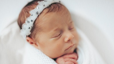 Roditelji su mi tražili da promenim ime svojoj ćerki jer ih podseća da MRAČNU PROŠLOST: Odbila sam, ali to razara našu porodicu  Roditelji su mi tražili da promenim ime svojoj ćerki jer ih podseća da MRAČNU PROŠLOST: Odbila sam, ali to razara našu porodicu