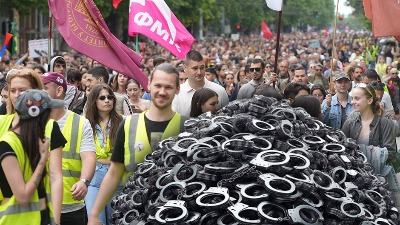 NEMA VEZE ŠTO NISI ZAPALIO ŽITO Sad hapse studente, posle će doći i po vas