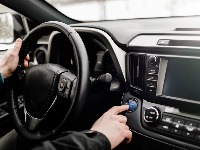 Želite da TROŠITE MANJE GORIVA? Samo pritisnite OVO jednostavno DUGME u vašem automobilu