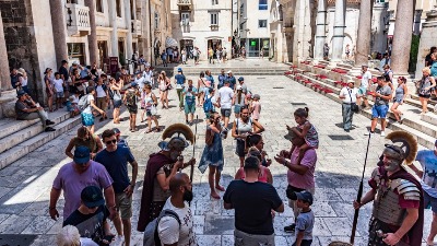 Srbi, oprez: U ovom mestu masovno REKETIRAJU turiste