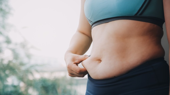 Najveća greška koju mnogi prave ujutru - zbog nje se salo LEPI za STOMAK, a ŠEĆER skače do PLAFONA 