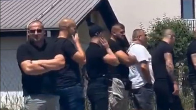 Šta se događa na stovarišu u Kosjeriću: Ćaci vs. građani, a onda i komšinica sa šmrkom (VIDEO)